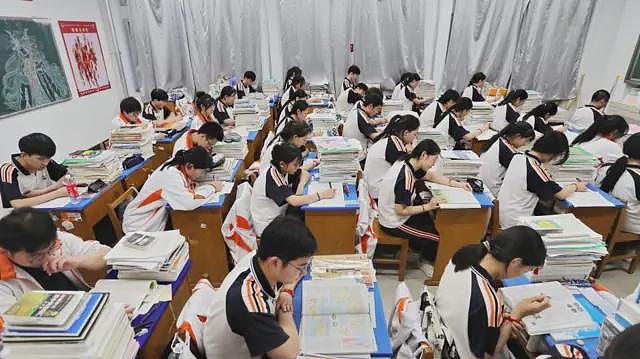 中国高中生恢复周末双休日为何阻力重重（组图） - 3