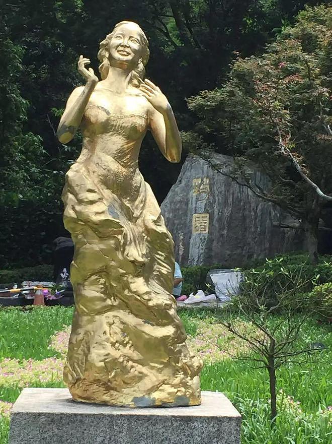 30年过去，邓丽君的歌声还在回荡（图） - 1