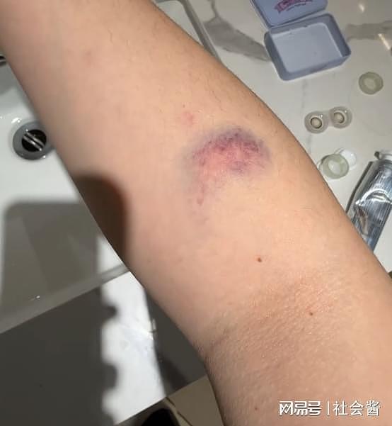 金主花400万包养Coser却被带绿帽，对方带前男友回家被捉奸在床（组图） - 10