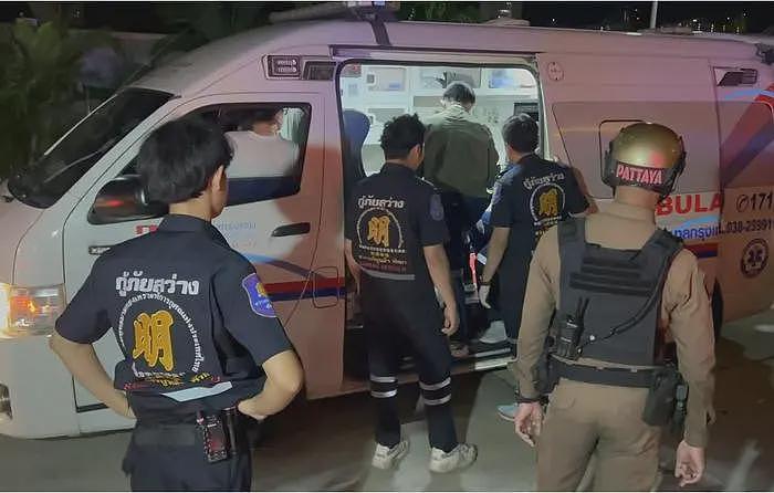 中国游客5死8伤,事故原因已查明;空姐给3岁孩子喝了葡萄酒,中国父亲大怒,航司发了赔偿方案(组图) - 26