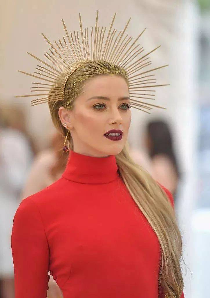 【时尚】辣眼睛！Lisa穿LV定制蕾丝透视三角裤套装征战Met Gala（组图） - 48