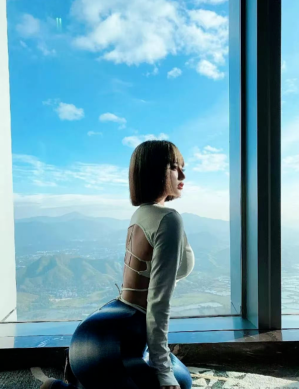 【美女】西安95后“人间芭比”,身高163cm,腰臀比完美(组图) - 4