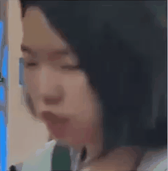 视频疯传！女子火车站内帮“打飞机”，中国游客看呆，众多路人围观（视频/组图） - 3