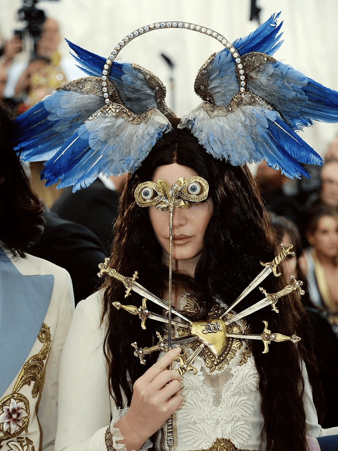 【时尚】辣眼睛！Lisa穿LV定制蕾丝透视三角裤套装征战Met Gala（组图） - 24