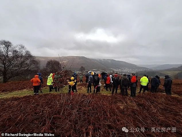 外来夫妇封山设防挡村民小路,4000人联名抗议:拆!(组图) - 8