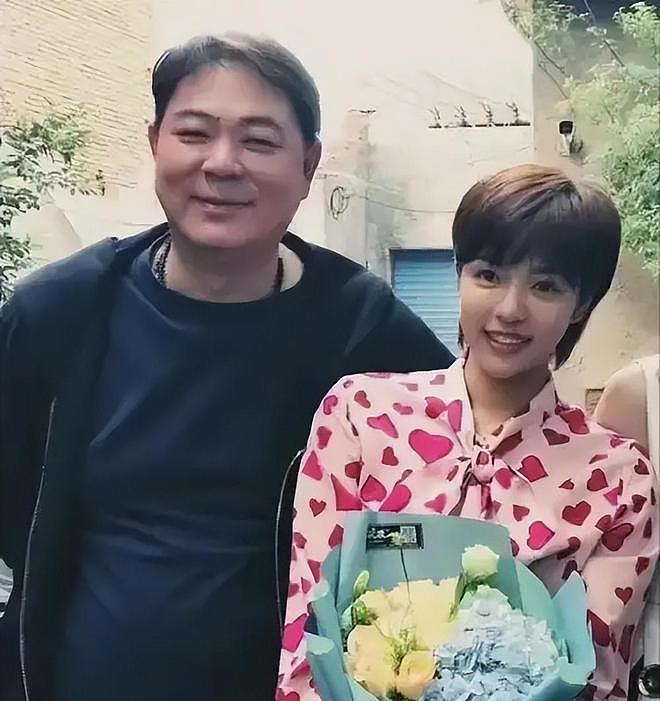 面相全变了！和妻子丁克，和情人生子，家暴出轨，如今遭央视换脸（组图） - 13