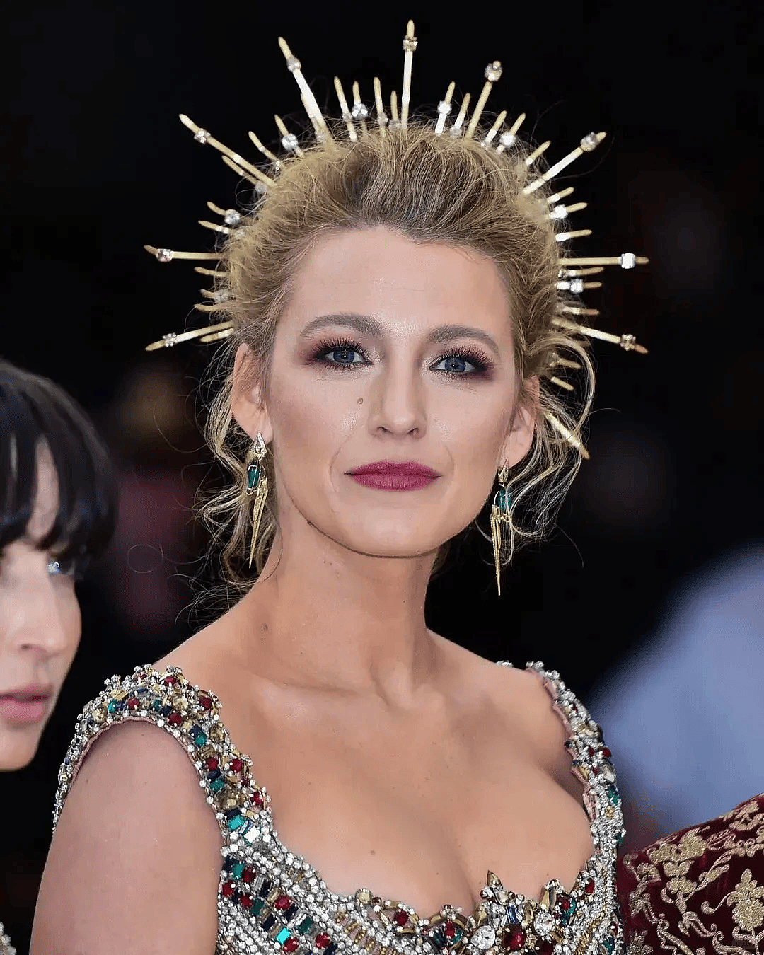 【时尚】辣眼睛！Lisa穿LV定制蕾丝透视三角裤套装征战Met Gala（组图） - 31