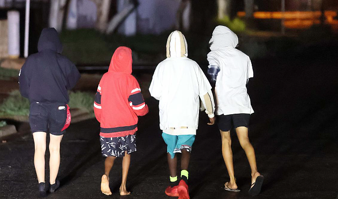 新法难遏制犯罪,昆州青少年罪案持续激增!平均每天47人被捕,入室盗窃、偷车袭击频发(组图) - 5