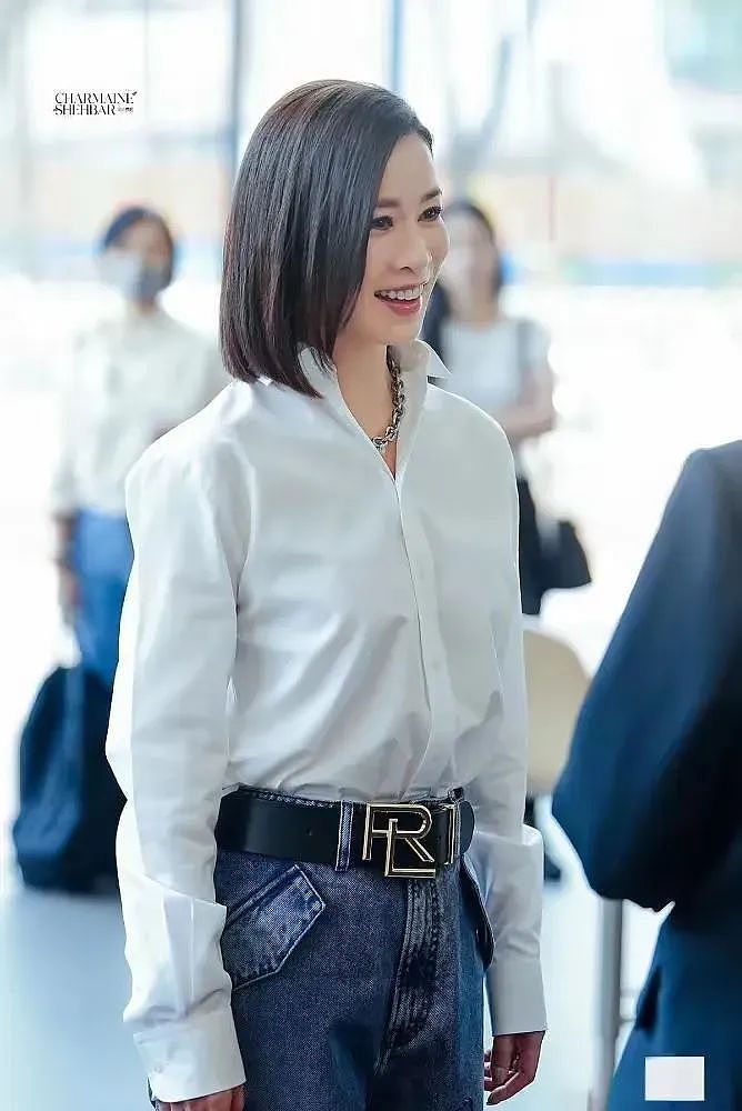 佘诗曼台北街头呆坐,表情呆滞引热议,新剧将与夏文汐上演母女恶斗(组图) - 5