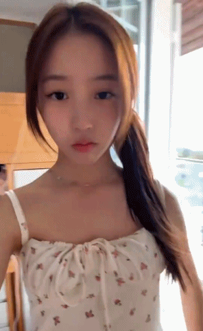 赵薇女儿近照神似网红,不像妈妈像爸爸,父母离婚只字未提抚养权(组图) - 4