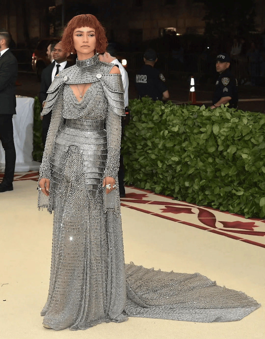 【时尚】辣眼睛！Lisa穿LV定制蕾丝透视三角裤套装征战Met Gala（组图） - 39