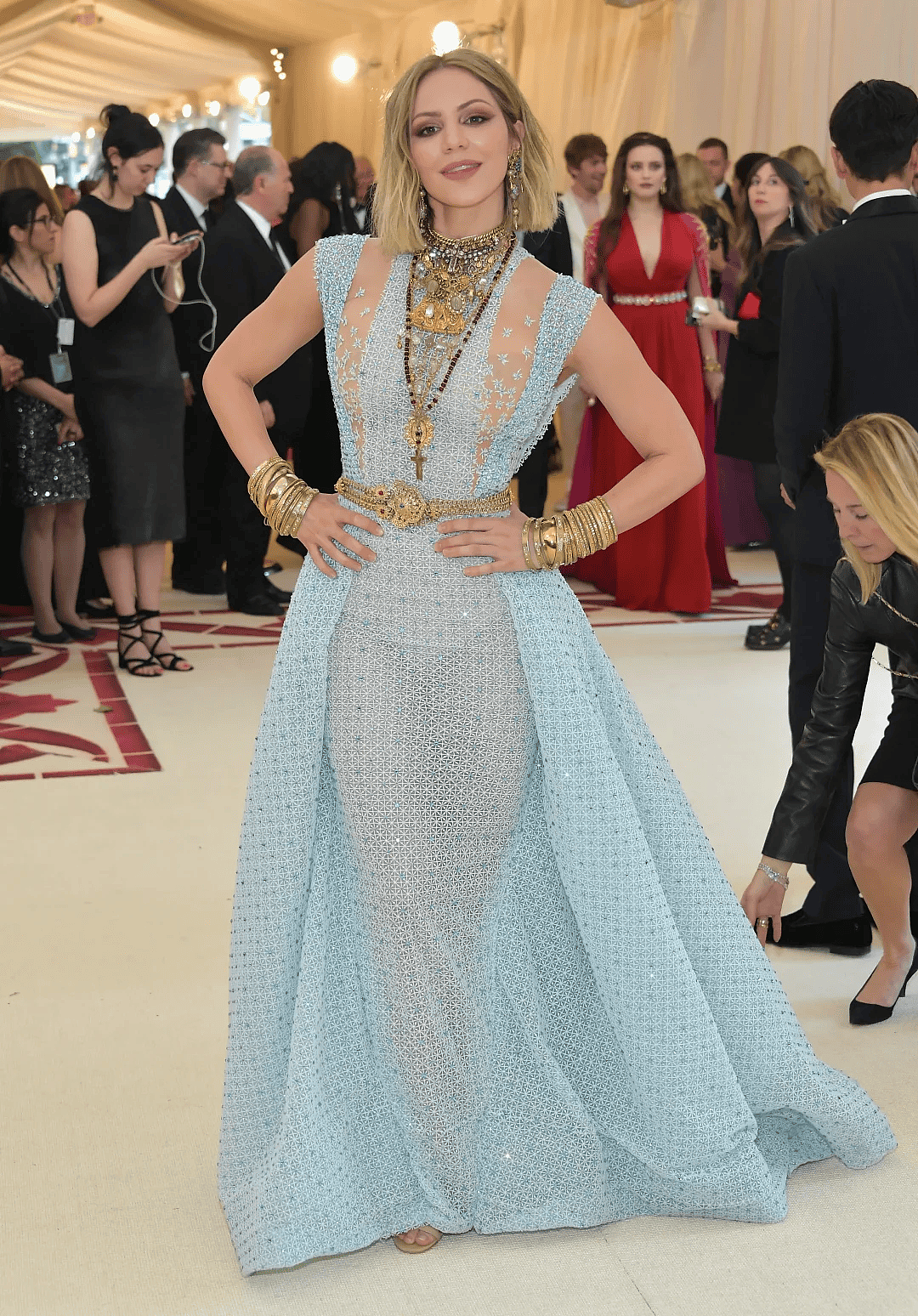 【时尚】辣眼睛！Lisa穿LV定制蕾丝透视三角裤套装征战Met Gala（组图） - 45