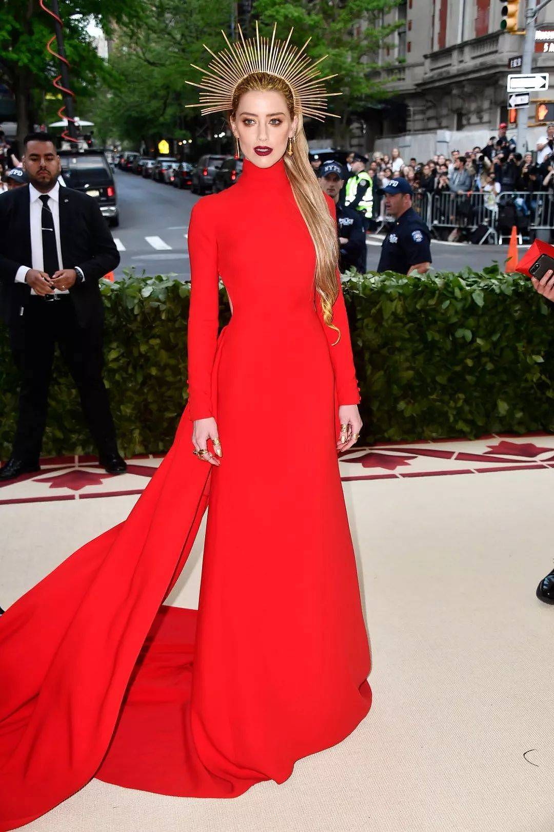 【时尚】辣眼睛！Lisa穿LV定制蕾丝透视三角裤套装征战Met Gala（组图） - 49