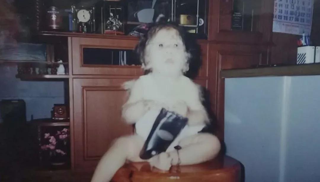 世界最多毛女孩剃光胡须！结束7年婚姻，高调公开新恋情？这回，她弯了...（组图） - 1