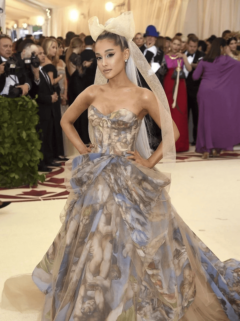 【时尚】辣眼睛！Lisa穿LV定制蕾丝透视三角裤套装征战Met Gala（组图） - 27