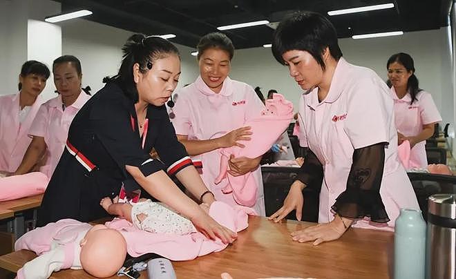 马未都：香港宁愿要20万菲佣，也不接受内地保姆，原因很简单（组图） - 22