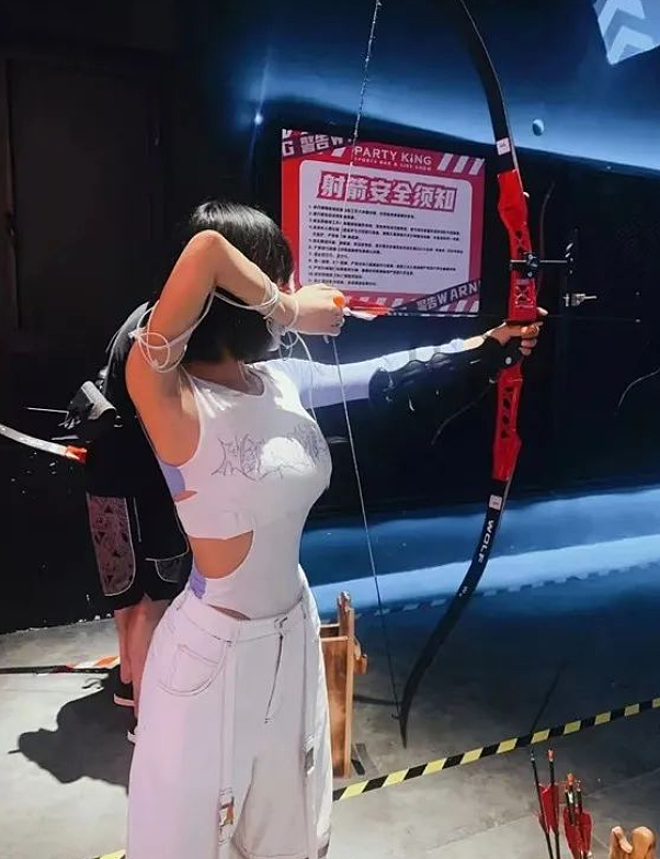【美女】西安95后“人间芭比”,身高163cm,腰臀比完美(组图) - 6
