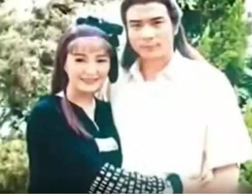 TVB知名男星去世！骗17岁少女生子、偷吃23岁契女，玩遍网红娶小30岁妻（组图） - 27