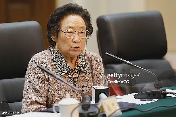 三次落选中国院士!95岁屠呦呦当选美国科学院外籍院士(组图) - 6