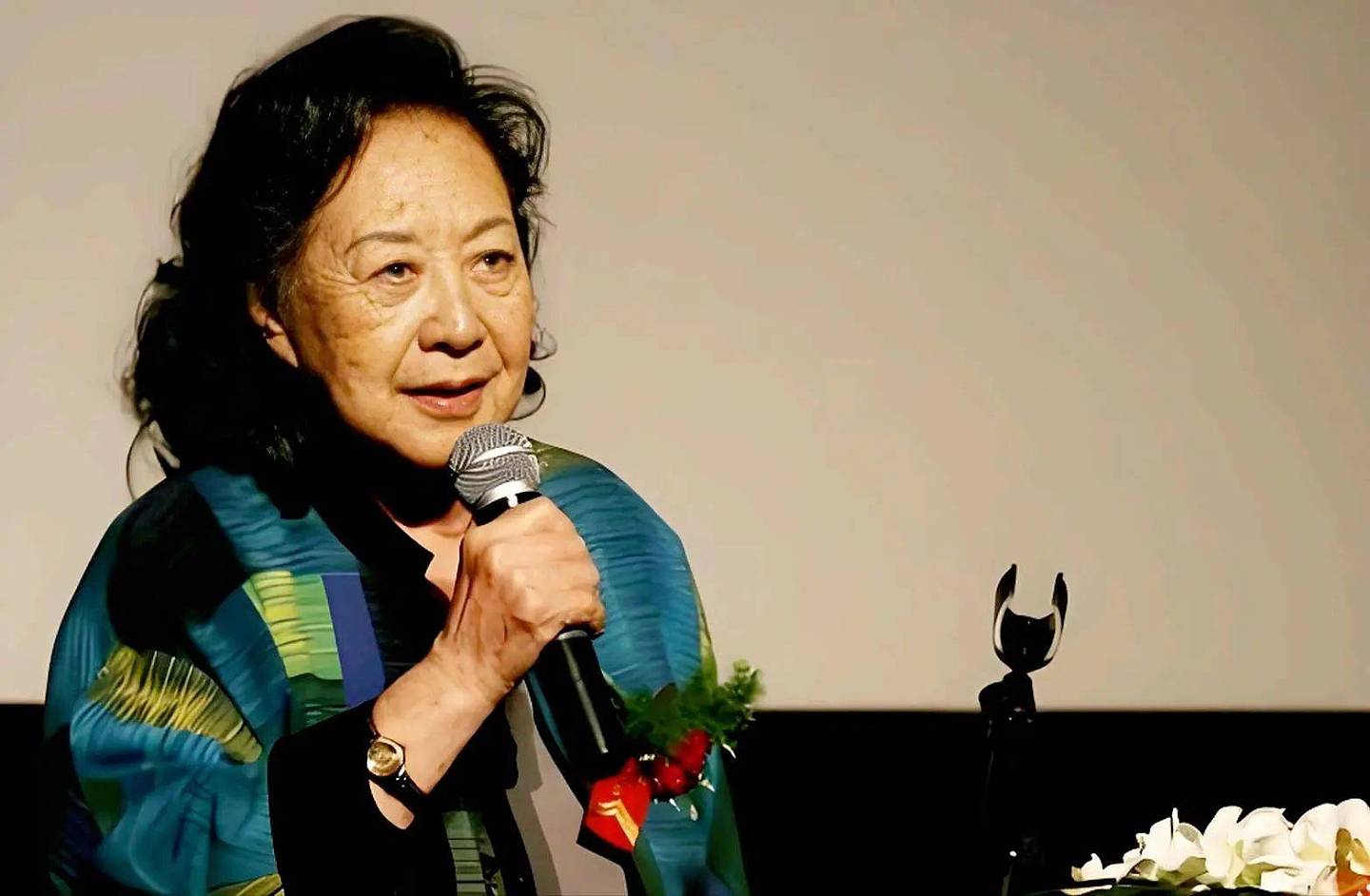 影后金雅琴患双癌离世：独生女儿4婚4离，她气的在公园哭（组图） - 26