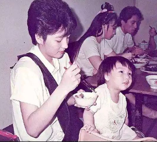 TVB知名男星去世！骗17岁少女生子、偷吃23岁契女，玩遍网红娶小30岁妻（组图） - 21