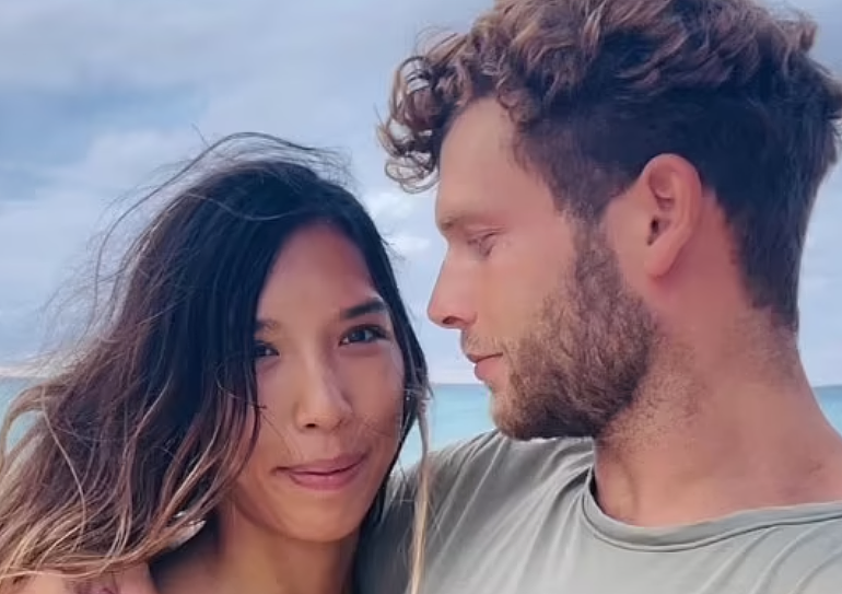 “求你住手”！SpaceX精英工程师发疯捅毙妻子，卧室墙壁留血字911，宛如杀戮场（组图） - 1