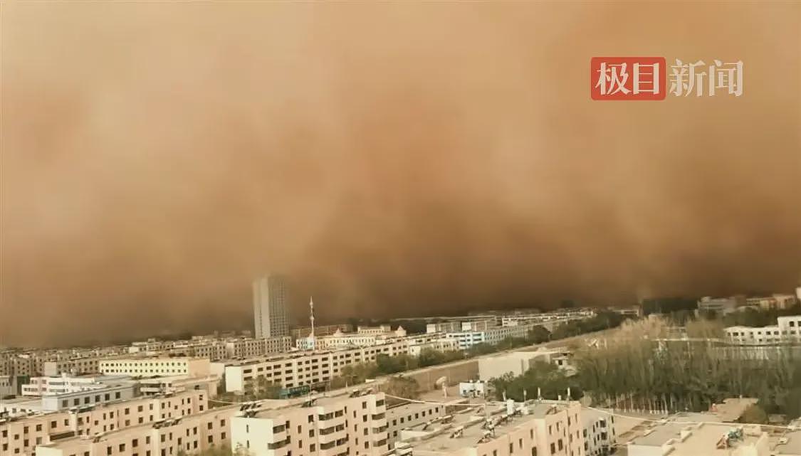 青海格尔木突遇10级狂风,掀起百米沙墙,居民称...(组图) - 1