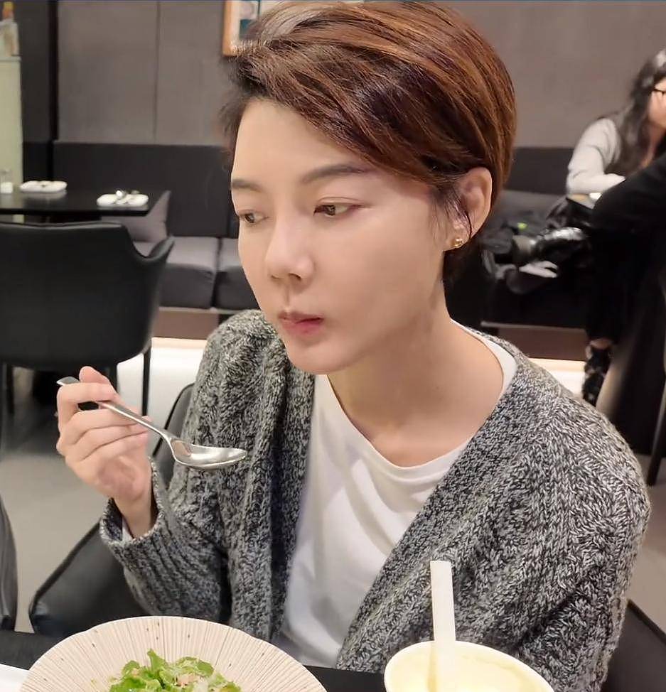 车晓离婚13年:热衷美食、化妆,活成了中年少女,视婚姻为奢侈品(组图) - 7