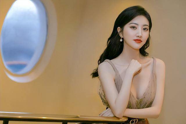 “太后的资源,丫鬟的命”,怎么捧都不红的这5位(组图) - 4