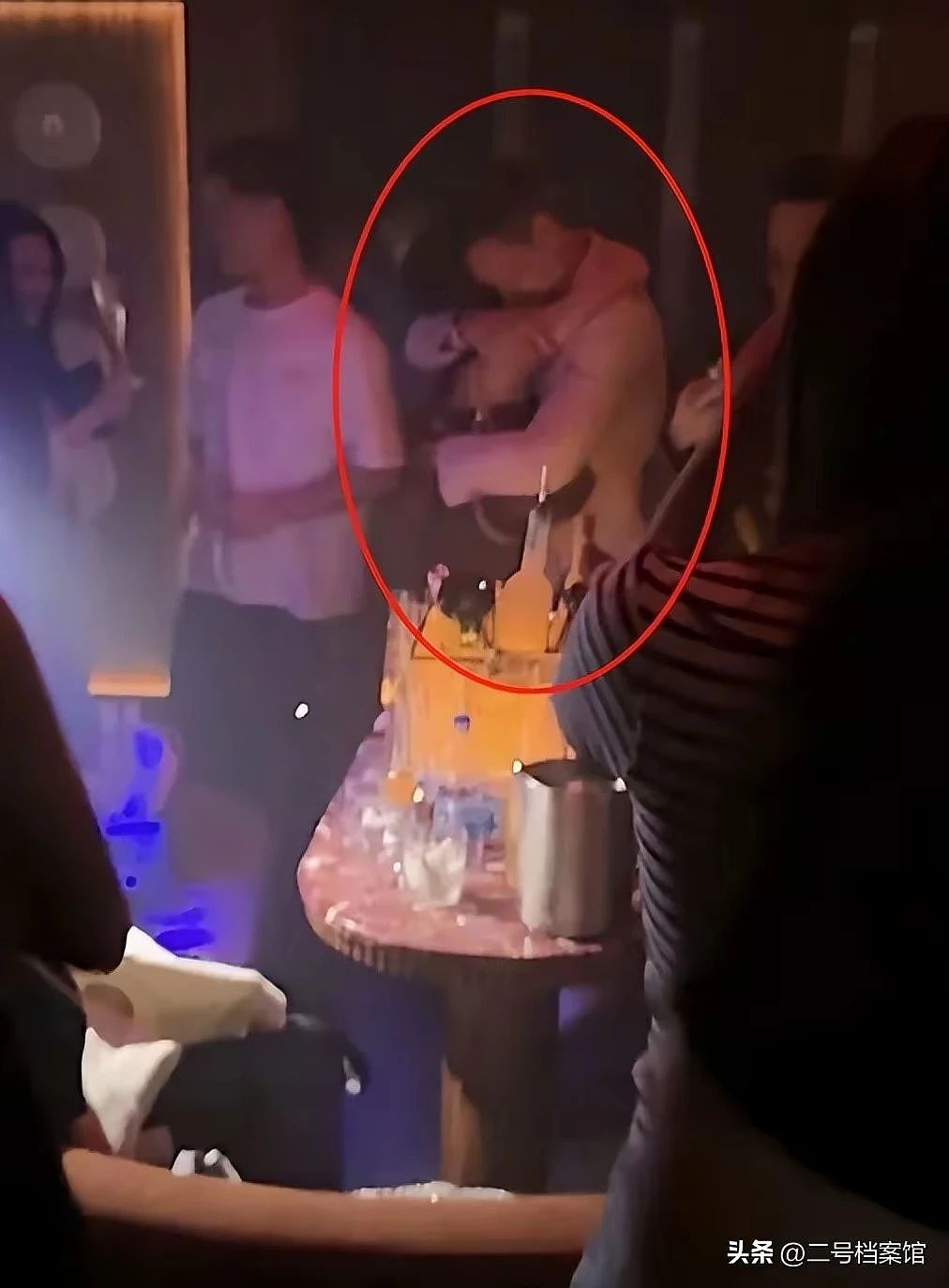 胡杏儿谈老公夜店搂妹,表情管理失控,中年夫妻貌合神离全靠演技(组图) - 4