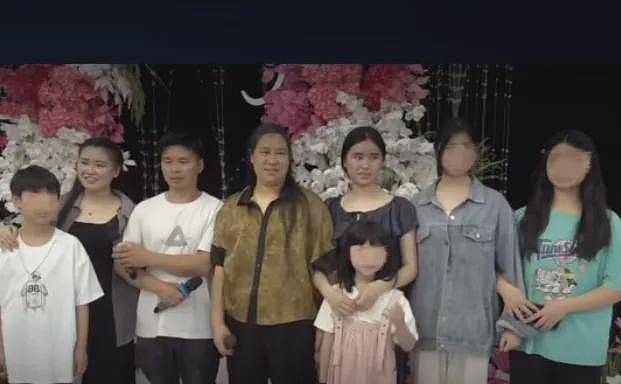 贵州6岁女孩当街被拐，路人群殴人贩，现场曝光！那些喊停的人，歇歇吧（组图） - 10