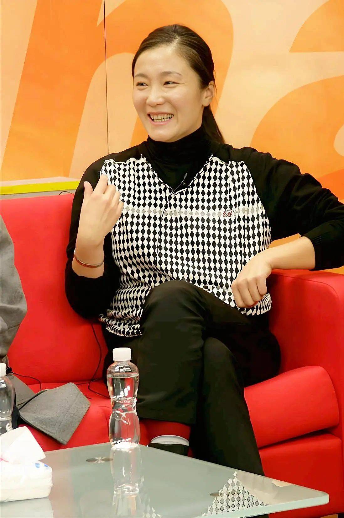 影后金雅琴患双癌离世：独生女儿4婚4离，她气的在公园哭（组图） - 12