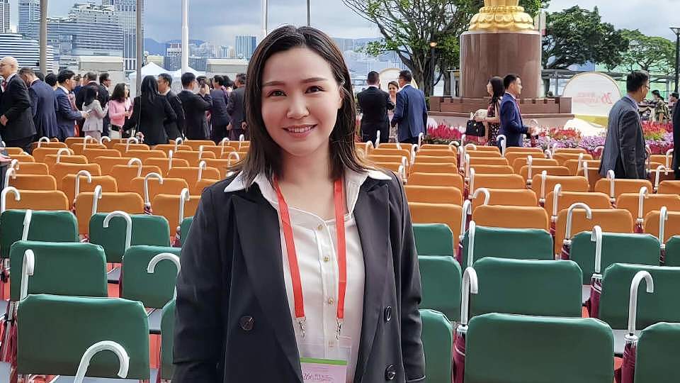 TVB前女星完美转型,在政界混得风生水起,每月稳定收入7万港币(组图) - 3