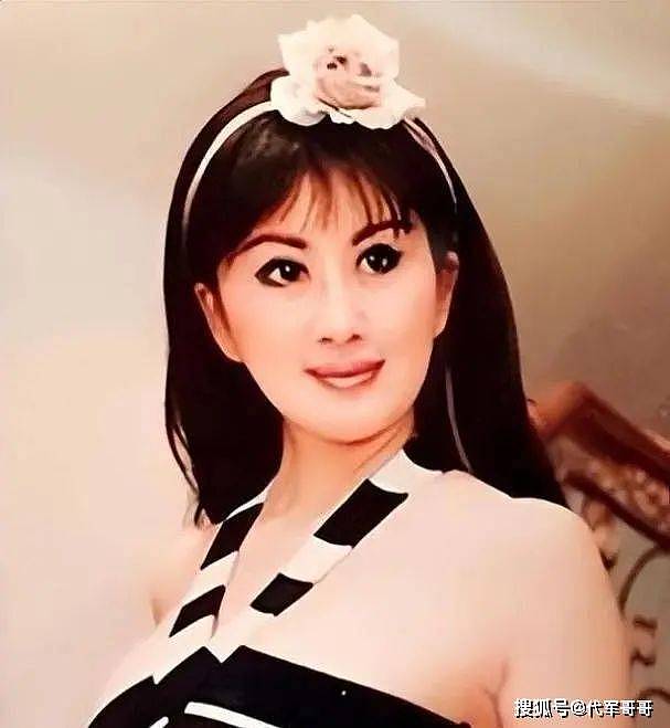 她曾是“中国第一美妇”，受克林顿接见，坐过牢生过娃，如今77岁还是单身（组图） - 2