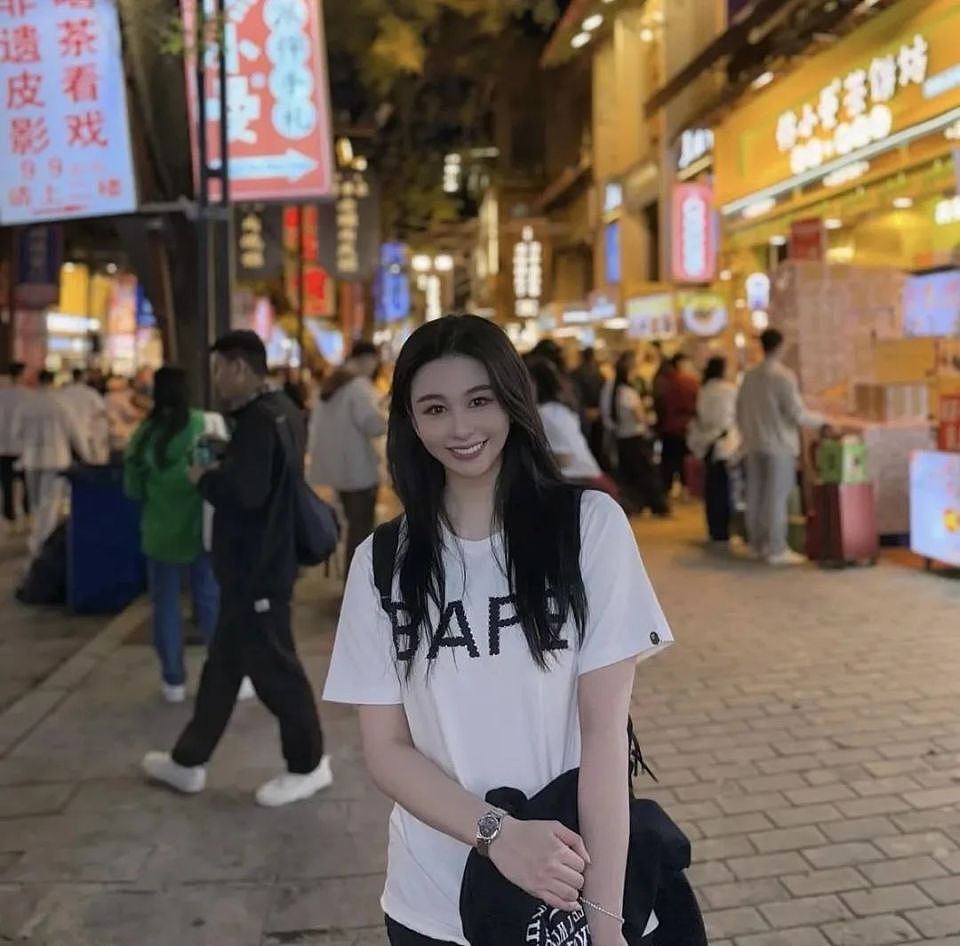 港圈豪门扎堆来内地旅游，回祖籍老家学中文，不带保镖接地气（组图） - 4