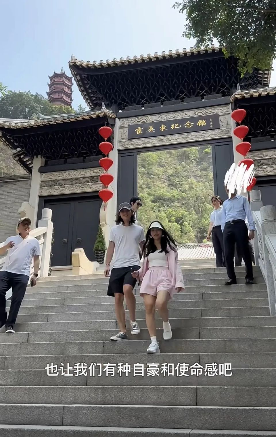 港圈豪门扎堆来内地旅游，回祖籍老家学中文，不带保镖接地气（组图） - 12