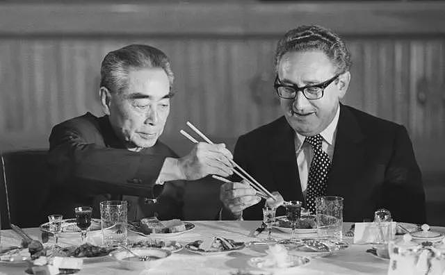 中俄领导人红场阅兵,澳洲大使称“意义非同小可”!特朗普时代中俄关系“无上限”还是“走钢丝”?(组图) - 3