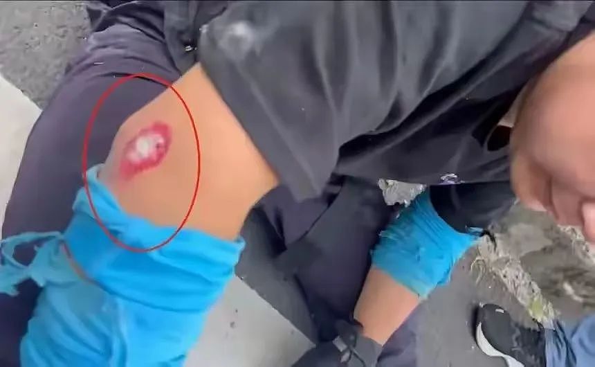 保时捷车主撞人后立即换牌照淡定抽烟！不顾别人死活的他，身份被扒不简单（视频/组图） - 2