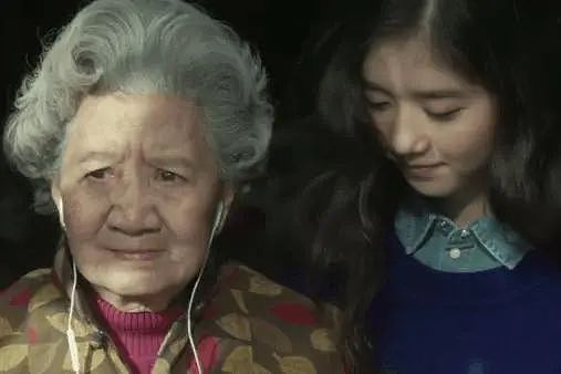 最新!新加坡女星被曝大骂“中国人是傻逼”,多家媒体发文狠批!本人回应:热爱中国,不是我说的(视频/组图) - 12