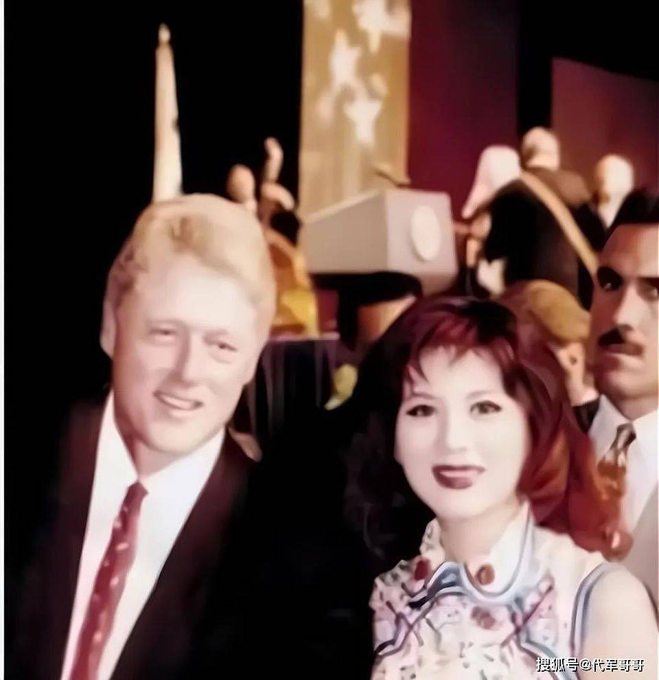 她曾是“中国第一美妇”，受克林顿接见，坐过牢生过娃，如今77岁还是单身（组图） - 5