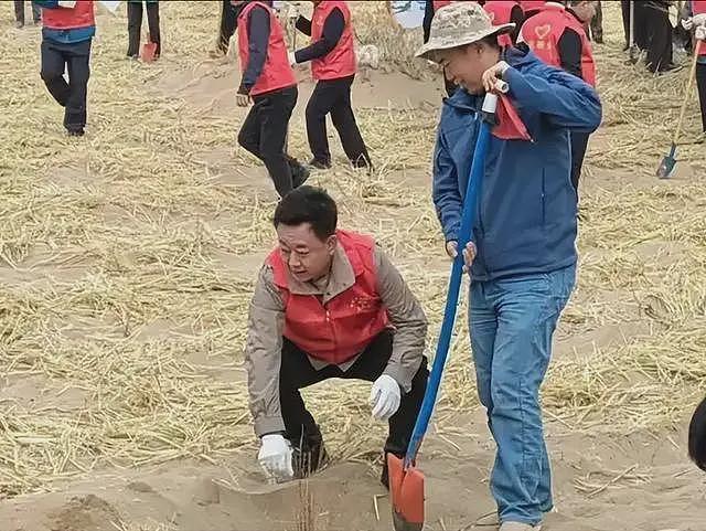 7年前那个诬告朱军性骚扰，让朱军丢掉工作的弦子，现在如何了？（组图） - 17