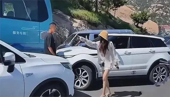 一觉醒来青岛旅游业天塌了！青岛大妈撞人事件后，恐怕没人敢去了（组图） - 16