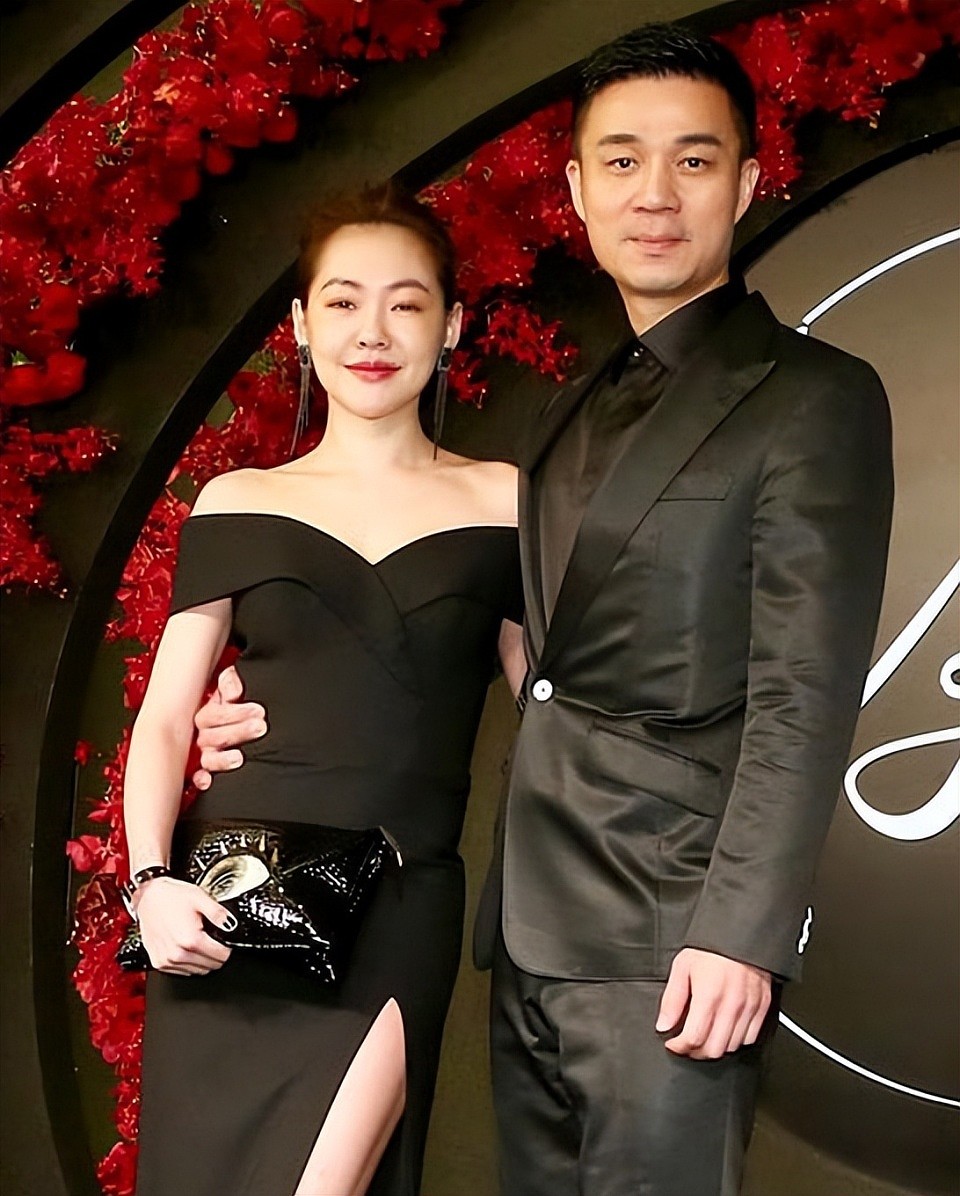 曝小S逐个打电话恳请众星悼念大S，忙到凌晨4点声音薄弱，许雅钧罕见受访（组图） - 12
