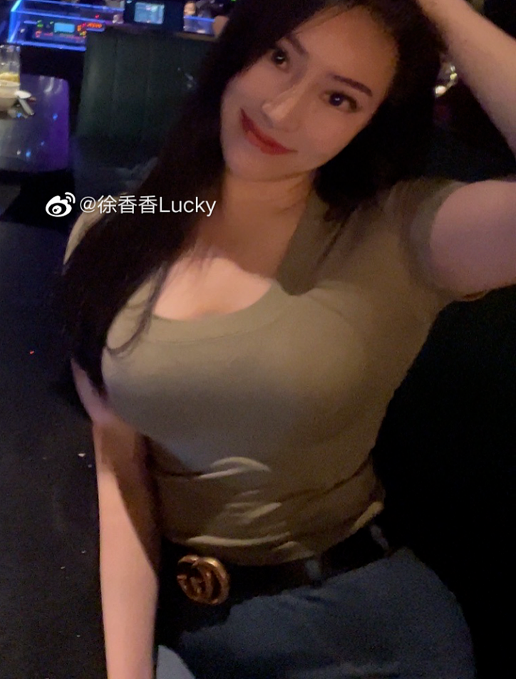 南京“女白领”制服险被撑爆，身材太惹火！网友：还缺同事吗？（组图） - 7