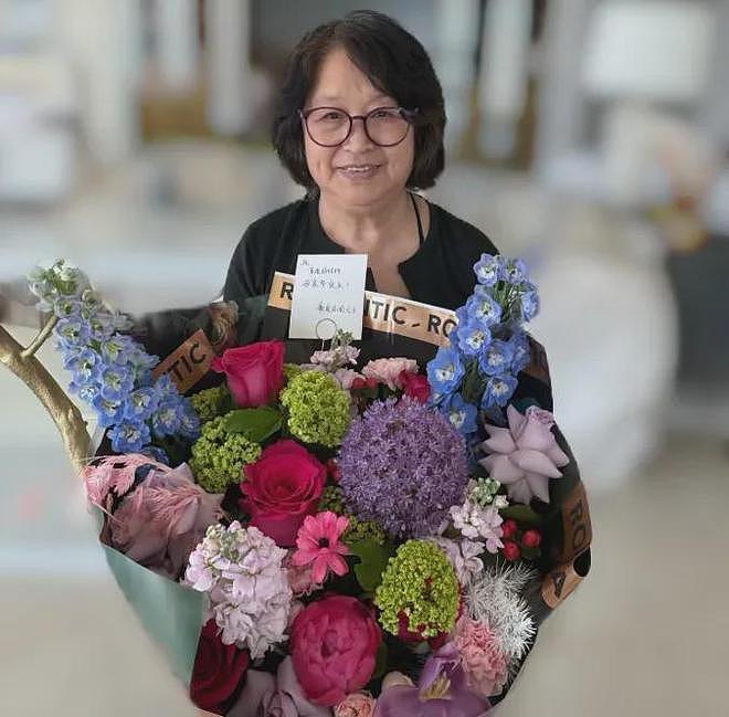 85花遇上母亲节！赵丽颖唐嫣收到外界祝福，杨幂被前公公送上热搜（组图） - 2