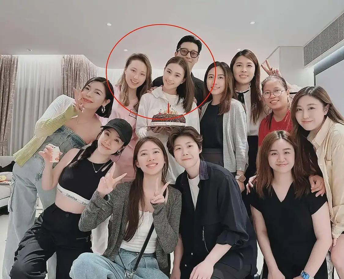 窦骁离婚再添实锤？何超莲和家人庆生独缺他，两人均摘下婚戒（组图） - 11