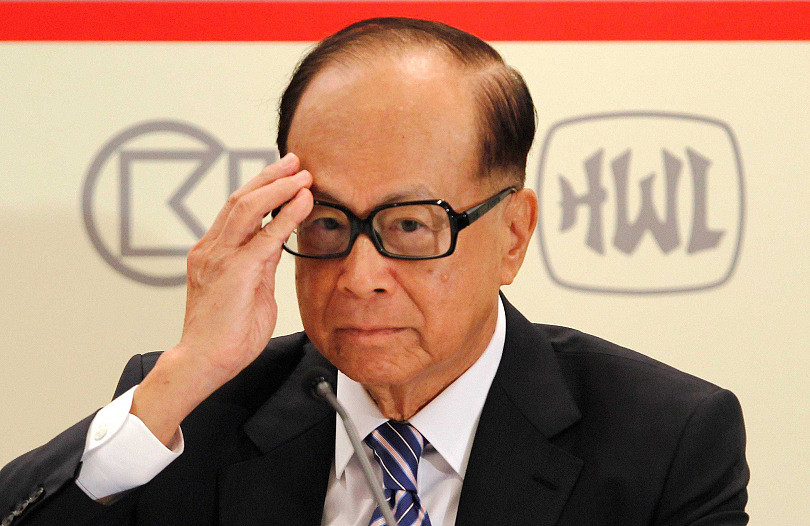 李嘉诚现身五月天演唱会！记者问他有关出售港口业务，工作人员回应（视频/组图） - 1
