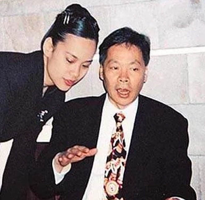 瘫痪渣男早已去世!逼老婆自杀被儿子目击,急诊室前研究遗产想占为己有,被小三骗走全部钱财中风离世?(组图) - 22