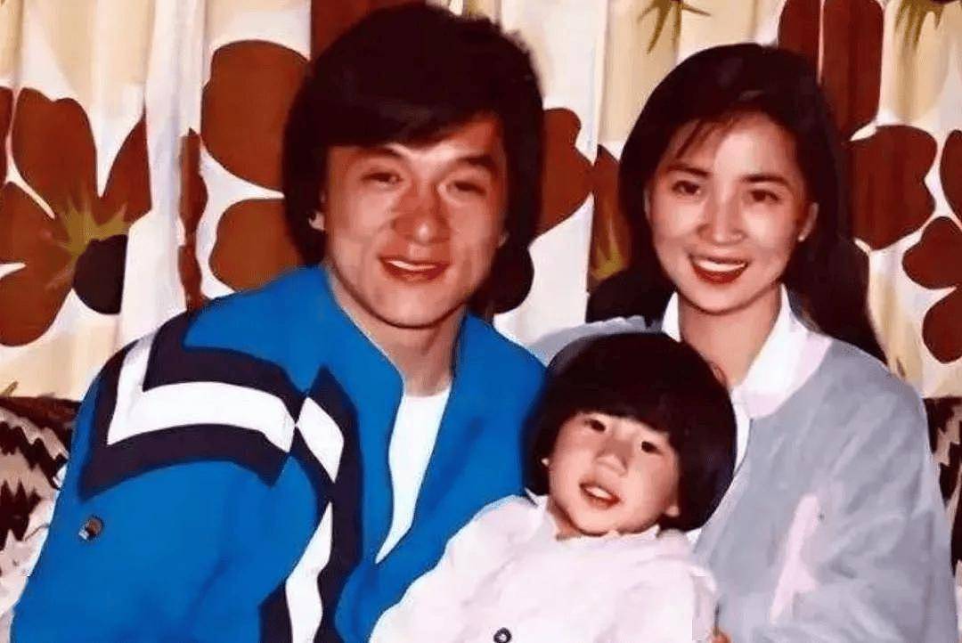 还记得成龙的女儿小龙女吗，和母亲断绝关系至今？（组图） - 6
