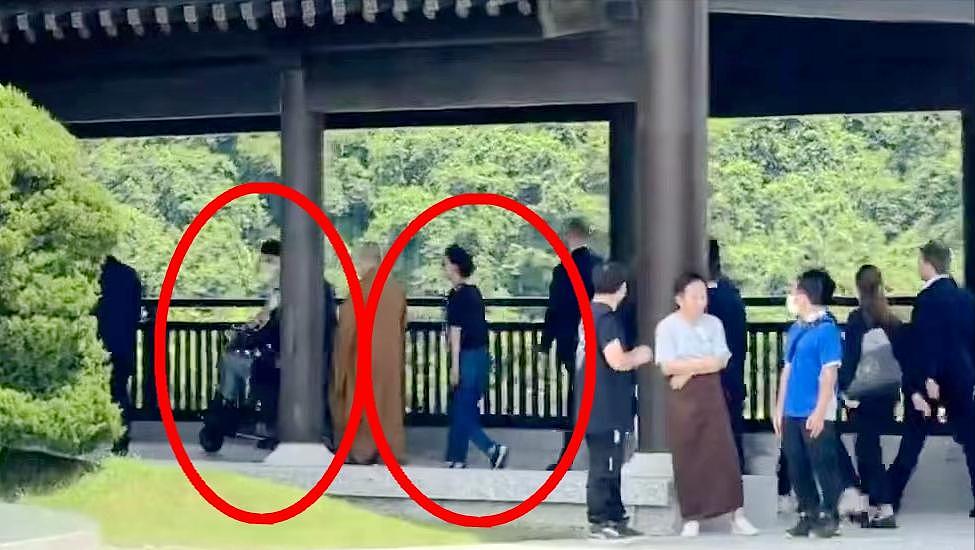 李嘉诚现身五月天演唱会!记者问他有关出售港口业务,工作人员回应(视频/组图) - 8